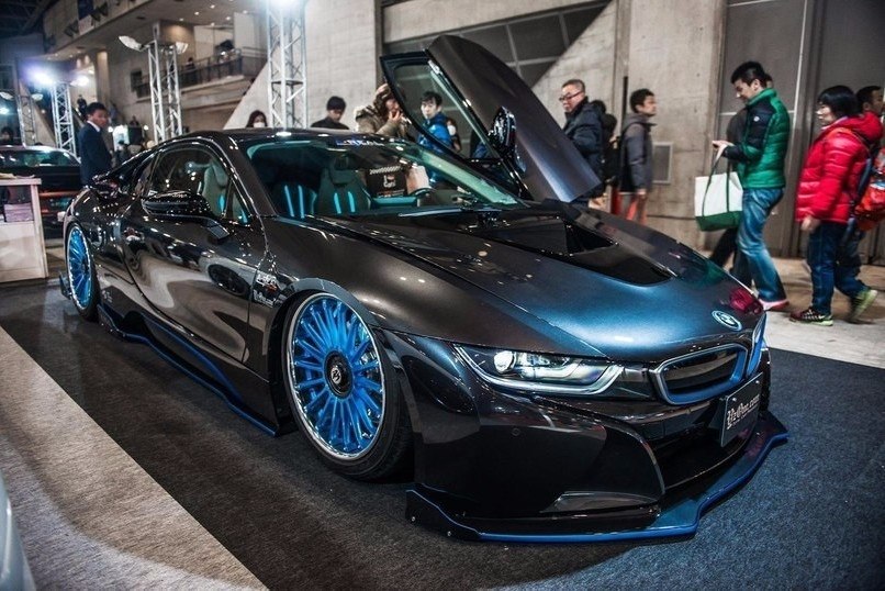 W i8