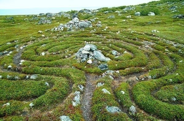 На острове Крутояр есть загадочный лабиринт. На острове Крутояр, буквально в нескольких километрах ... - 5