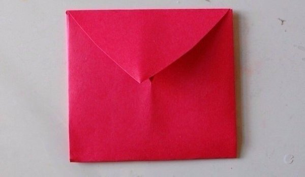 Конверт из сердца. Вырезаем сердечко и складываем, как показано на фото. - 5