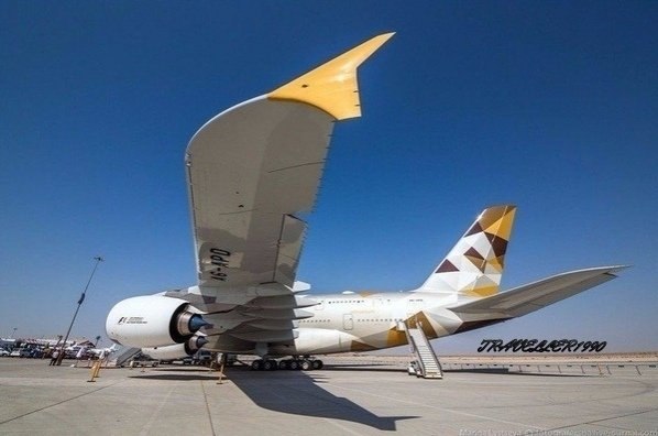          Airbus A380 Jumbo / .  ?