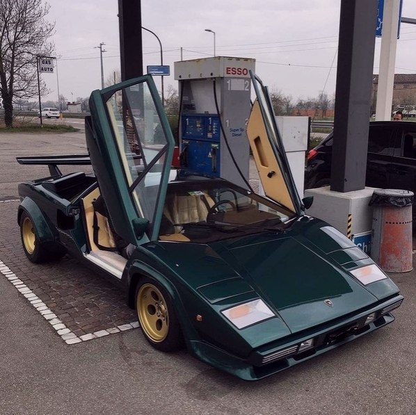 lamborghini countach