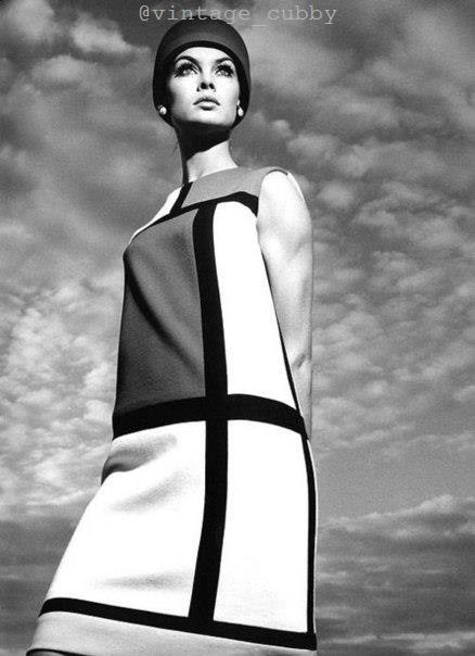 ae Mondrian o Yves Saint Laurent, 1965 . - 2