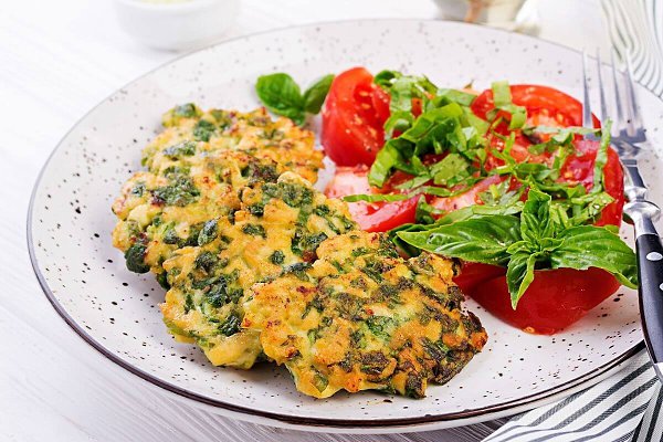 Сочные куриные шницели.на 100грамм - 133.36 ккалБ/Ж/У - 20.61/3.17/4.31Ингредиенты:- куриное филе - ...