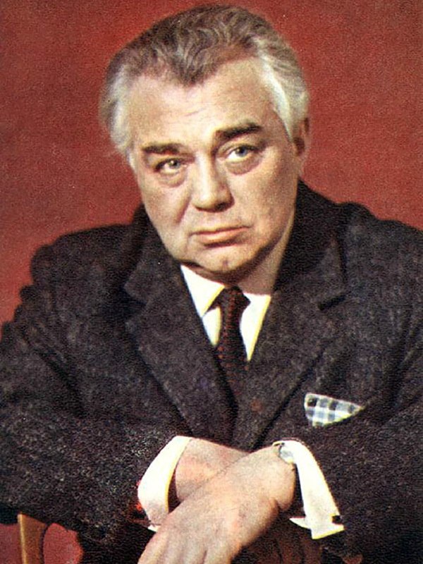 Михаил Артемьевич Кузнецов — советский актёр театра и кино. Заслуженный артист Украинской ССР ...