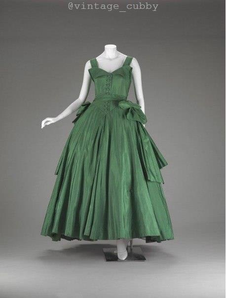 a e pee. Christian Dior, 1940-50-e . - 6