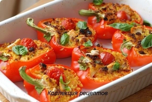 Фаршированные перцы в духовке. Ингредиенты: Фарш мясной 300 г Сыр 100 г Болгарский перец 2 шт ...