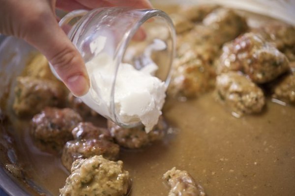 Шведские фрикадельки из индейки. Вам потребуется: Для фрикаделек: 1 столовая ложка сливочного масла ... - 9