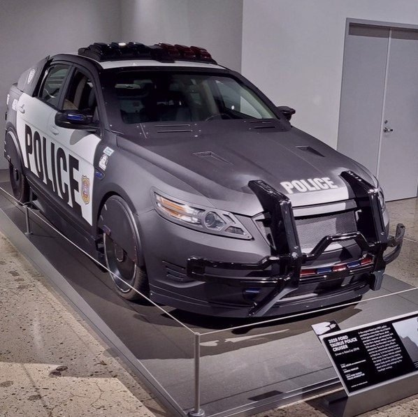 Ford aurus  a RoboCop (1987)