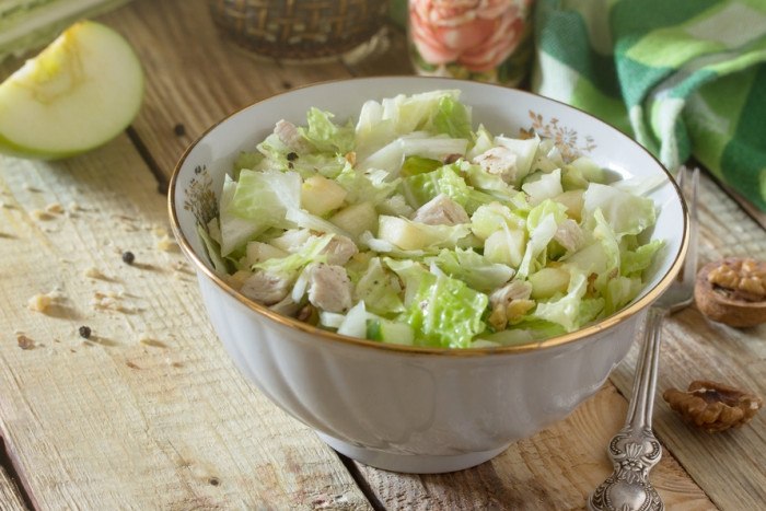 САЛАТ ИЗ КУРИЦЫ С КАПУСТОЙ.Ингредиенты:-500 г филе куриных грудок, без кожи-500 г белокочанной ...