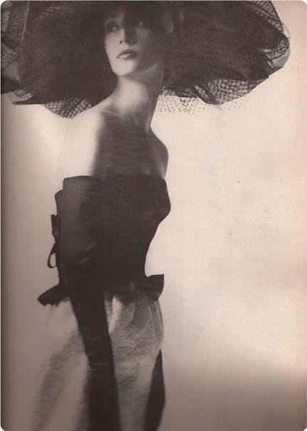 pa Harper's Bazaar, 1962 . oo: e oo