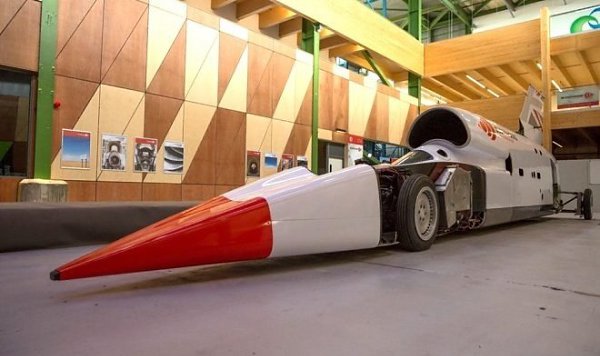 Сверхзвуковой автомобиль Bloodhound LSR нацелился на новый рекорд в 2020 году.Проект Bloodhound LSR ...