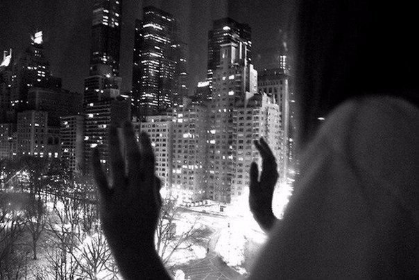 Любовь - это когда, отпуская человека, сердце кричит: