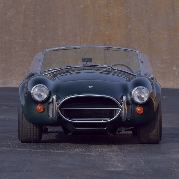 1967 Shlby 427 Cobra Roadstr - 3