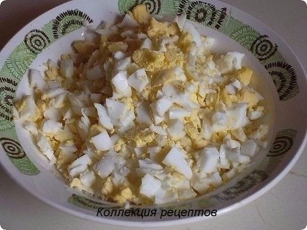 Заливной пирог с зелёным луком и яйцом.Ингредиенты:Сметана — 350 гМасло сливочное — 150 гМука — ... - 4