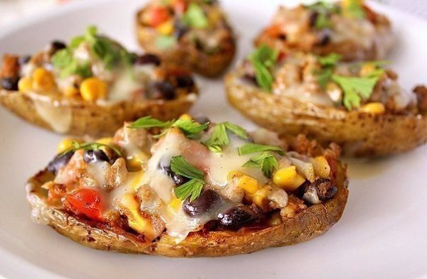 ТОП-6 простых, но очень вкусных блюд из картофеля.1. КАРТОШКА-ГАРМОШКАИнгредиенты: 5-6 клубней ... - 3
