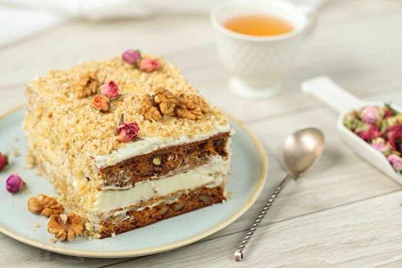 Вкусный морковный торт с нежным кремом не добавит сантиметров в талии, он низкокалорийный и не ...