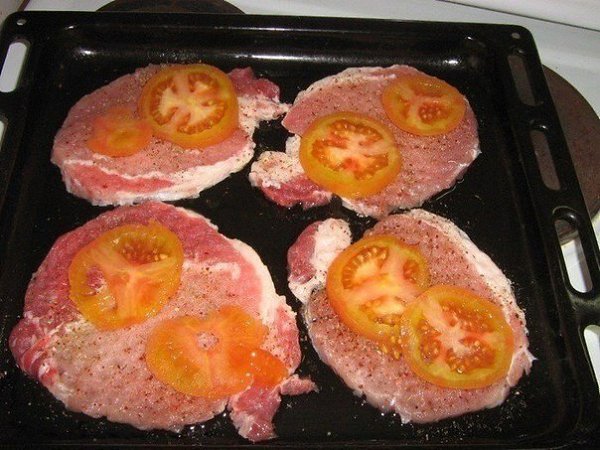 Мясо по-купечески (с грибами).Ингредиенты:В данном случае использовалось: -Свинина (карбонат) - 4 ... - 3