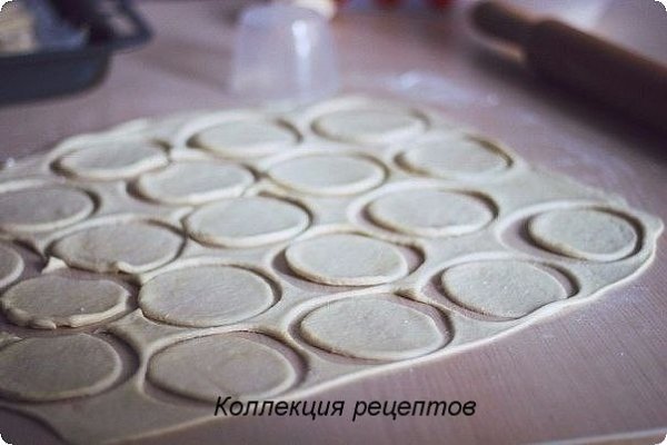 #печенье.Творог — 200 гСливочное масло — 100 гЯйцо — 1 шт.Мука — 2,5 стаканаРазрыхлитель — 1 ч. ... - 6