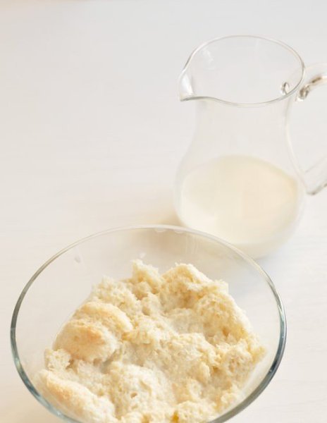 Домашние котлеты с луком — классика вкуса.Ингредиенты:Фарш (свинина + говядина) — 500–600 гЛук ... - 2