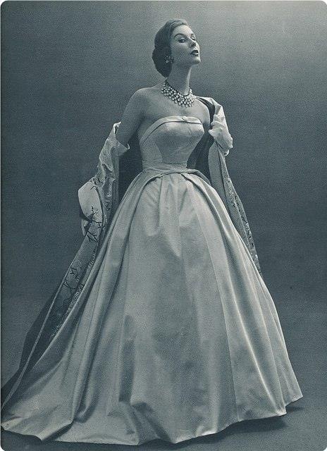 ae o Givenchy, 1953 .