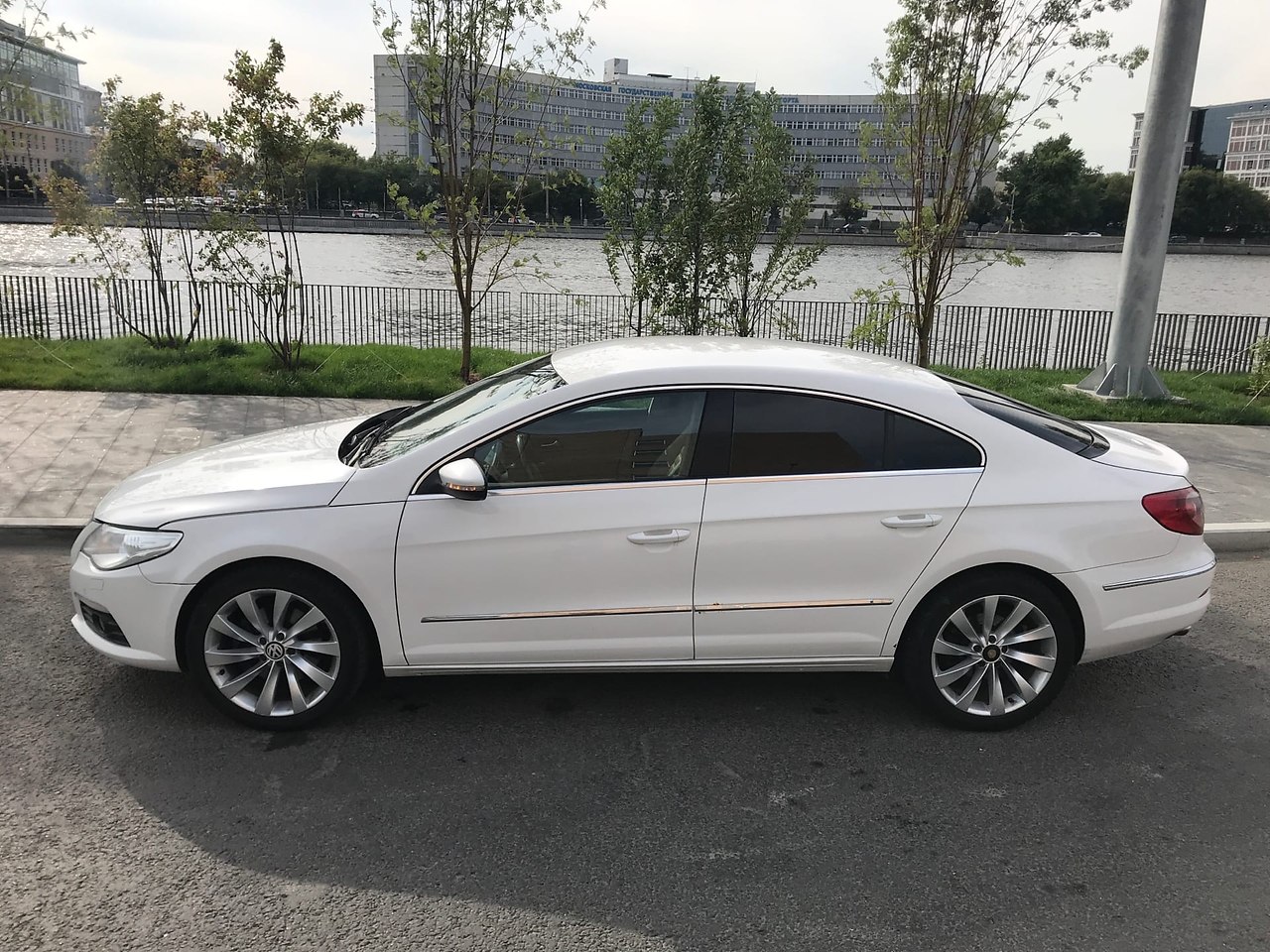 Volkswagen Passat CC, 1.8 AMT (152 ..). : 2010: 400.000 : ... - 3