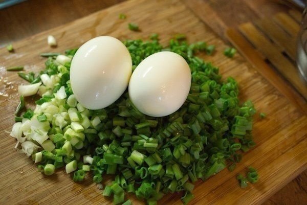 Пирог с рыбой .Ингредиенты: Слабосоленая семга или форель — по вкусуПласты слоеного дрожжевого теста ... - 3