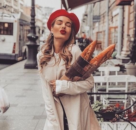 И начинаешь спокойно жить. Сначала потихоньку, осторожно, а потом чуть увереннее заглядываешь в ...
