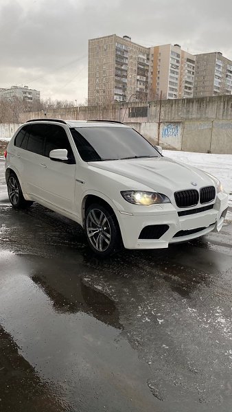 BMW X5M 2009 .555  138 000         ... - 2