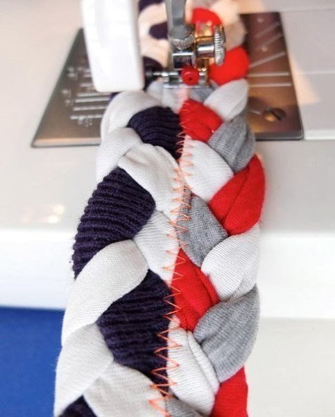 Коврик из кос для украшения дома - 6
