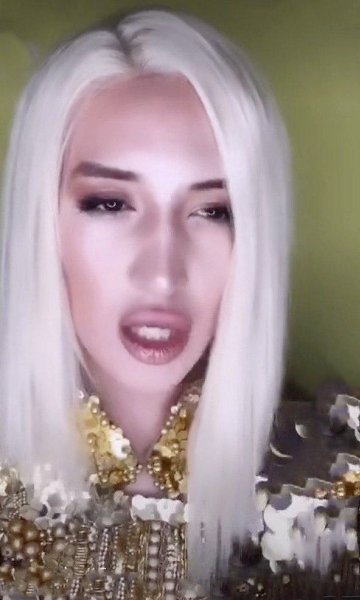 Блогерша из TikTok потратила много миллионов рублей, чтобы стать похожей на Ольгу Бузову.А стала ... - 2