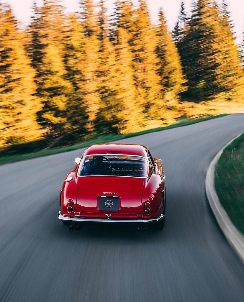 #Ferrari@autocult - 2