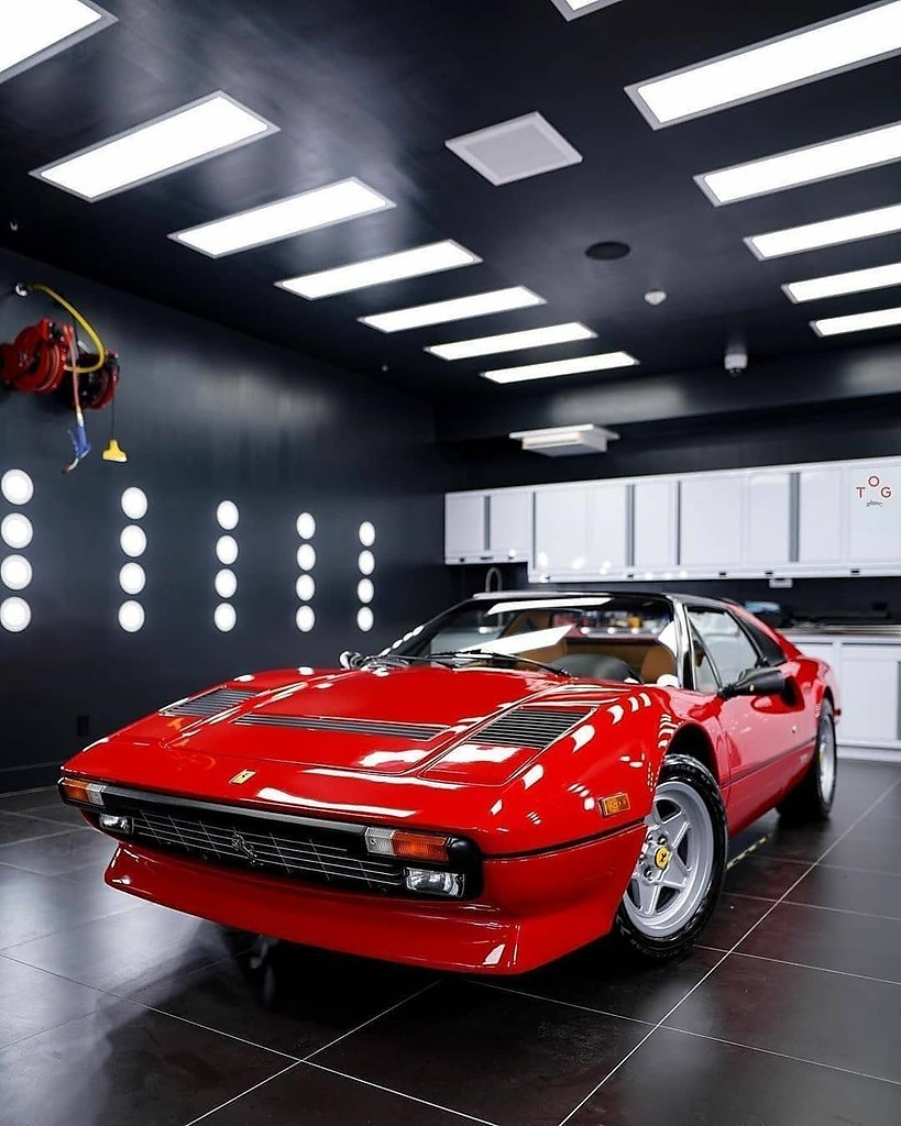 #Ferrari@autocult - 2