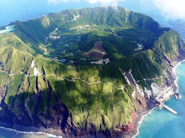   (Aogashima)