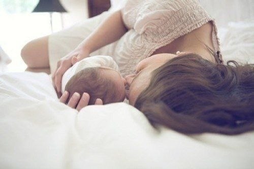 Утро каждой мамы со счастья начинается, даже если мама совсем не высыпается)))))