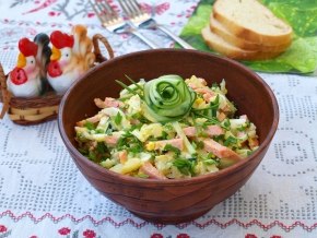 КАРТОФЕЛЬНЫЙ САЛАТ С КОЛБАСОЙ.Предлагаю вам приготовить простой салат с колбасой и картошкой. ...