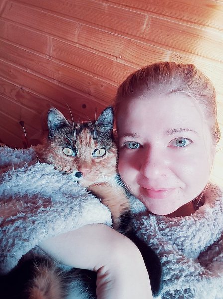 #Безкота_добро.Патриция Нашла котенком в лесу на мусорке, даже кушать не умела.
