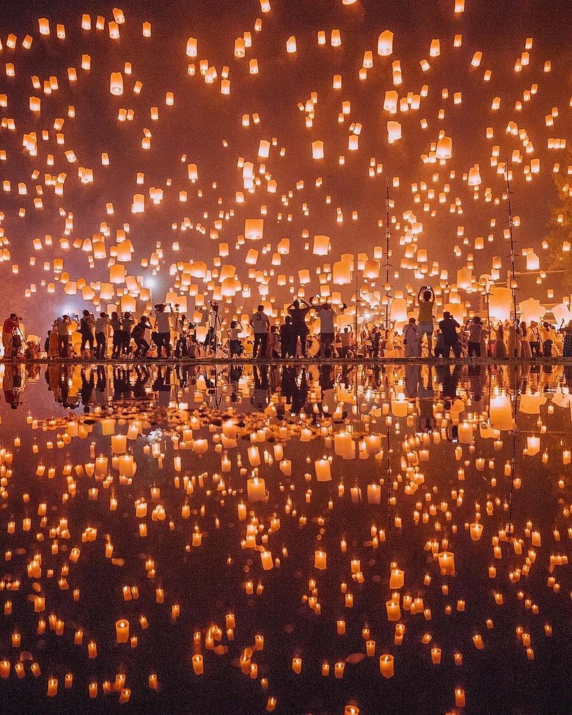 Лой Кратонг. Фестиваль небесных фонариков в Таиланде. Лой Кратонг 2022. Yi Peng Lantern Festival (фестиваль фонариков) в Таиланде.