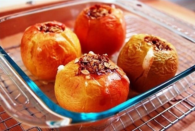 5 вкуснейших рецептов запеченных яблочек: диетическое наслаждение! 1.Яблоки, запеченные в ...