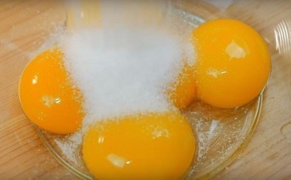 Ты больше не захочешь готовить оладьи иначе! Золотой рецепт. Вкусные пышные оладьи Ингредиенты: 5 ... - 2