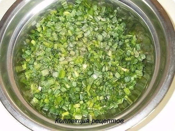 Заливной пирог с зелёным луком и яйцом.Ингредиенты:Сметана — 350 гМасло сливочное — 150 гМука — ... - 3