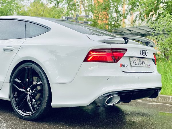 Audi RS7  2015.68  3.5     . - 8