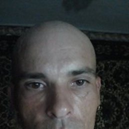 Kostantin, 39, 