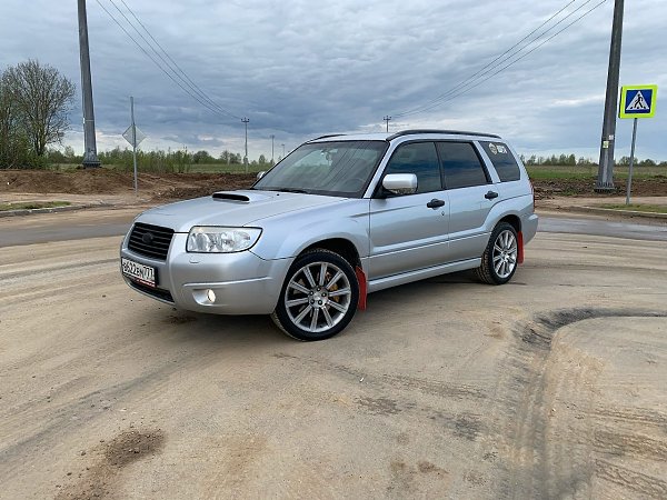   . Subaru Forester SG9 XT.    .  ...