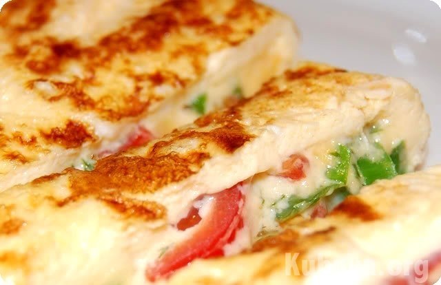 Курица под помидорами и сыром.Ингредиенты:- 2 куриные грудки- помидоры (необязательно черри, просто ...
