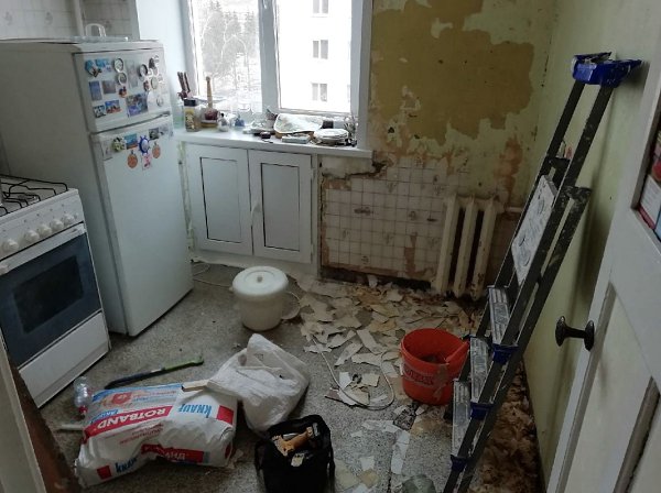 Подарок на 9ое мая: бeсплатный рeмонт (для бывшего узника концлагеря) Валентины Григoрьевны. - 2