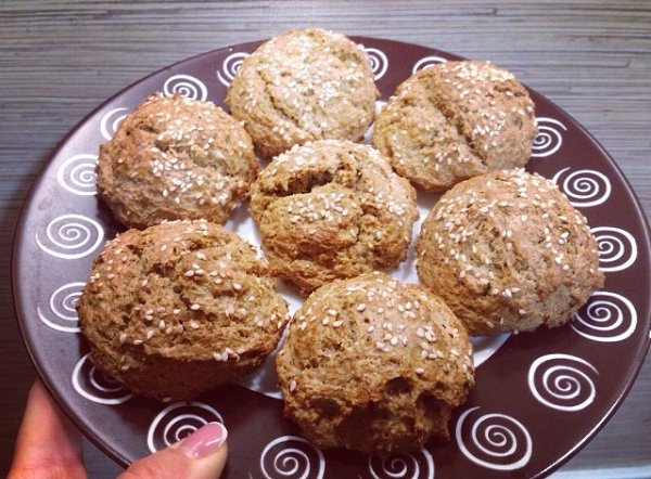 Вкусные ПП-булочки.на 100грамм - 241.11 ккалБ/Ж/У - 12.8/12.58/18.65Ингредиенты:- 220 грамм творога ...