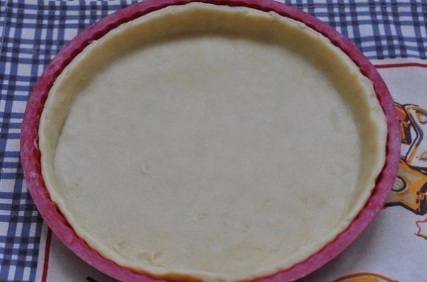 Киш с курицей и сыром.Ингредиенты:Для теста:Охлажденное масло — 150 гМука — 170 гЛедяная вода — 3 ... - 3