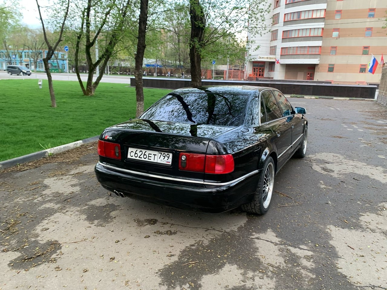 Audi s8 2001  4.2 360.         ...