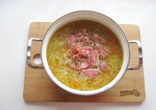Баварский суп с колбасками.Сытный, ароматный и очень вкусный!Ингредиенты:Бульон мясной — 1,2 ... - 5