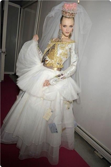 aa Pooa a oae Christian Lacroix Haute Couture, ea 2009 . - 8